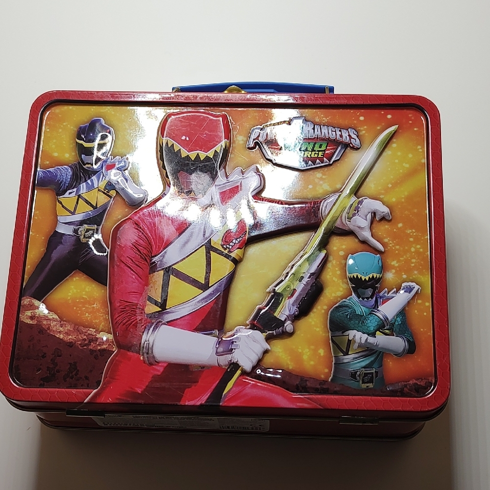 Power Ranger Dino Charge Red and Yellow Action Figure Lunch Box Container